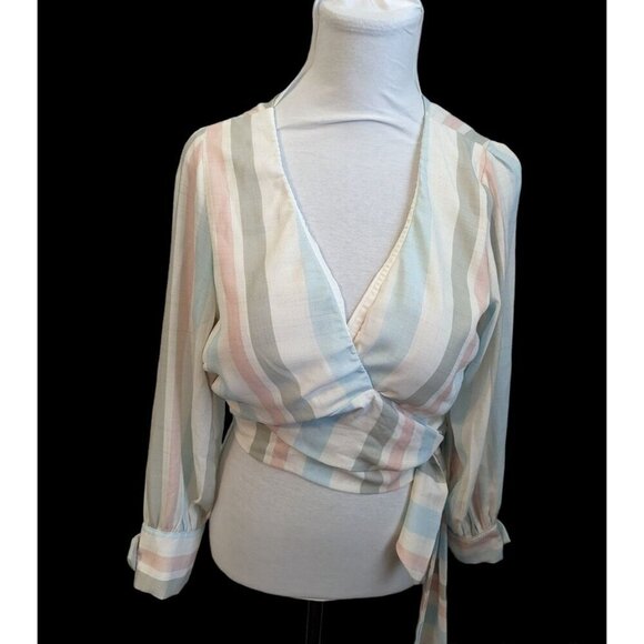 NWT INC Company  wrap top  blouse blue pink pastel cropped  size 10 see below - Picture 1 of 8